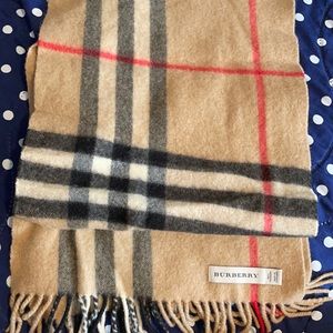 100% cashmere Burberry scarf